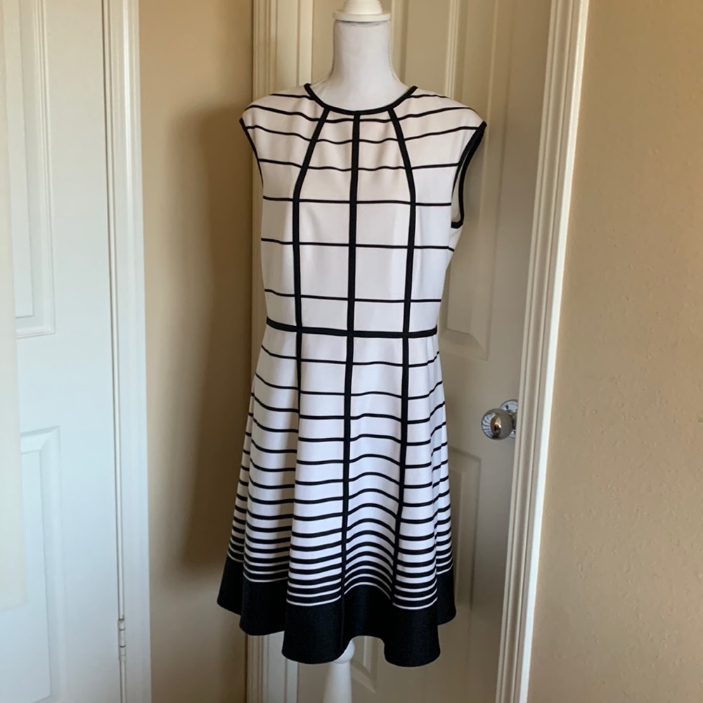 Sandra Darren Dress size 14 black and white